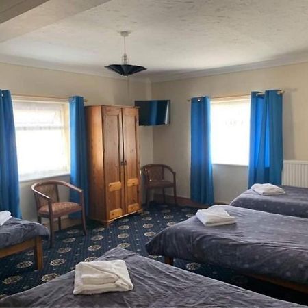 Dinorben Arms Hotel Amlwch Buitenkant foto
