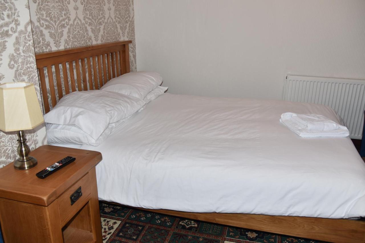Dinorben Arms Hotel Amlwch Buitenkant foto