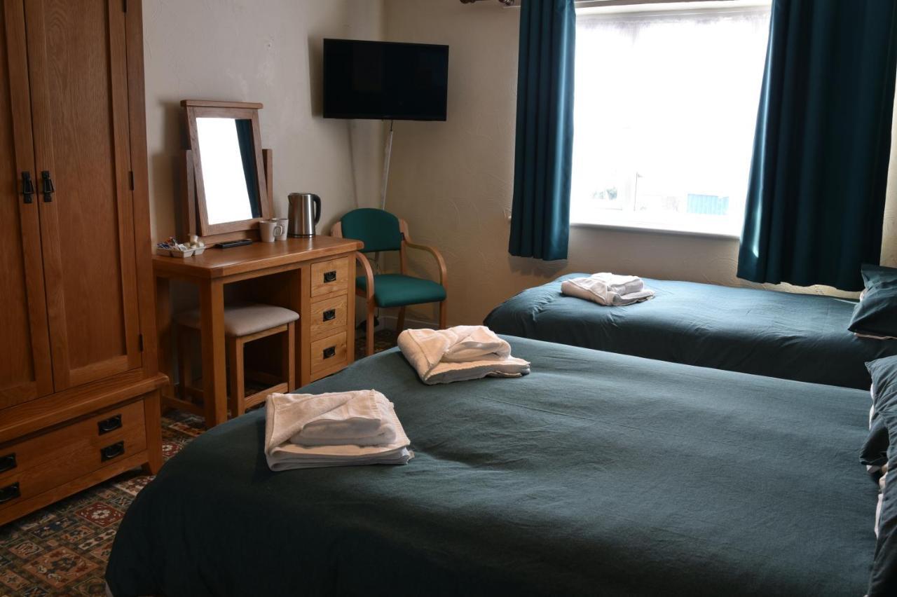 Dinorben Arms Hotel Amlwch Buitenkant foto