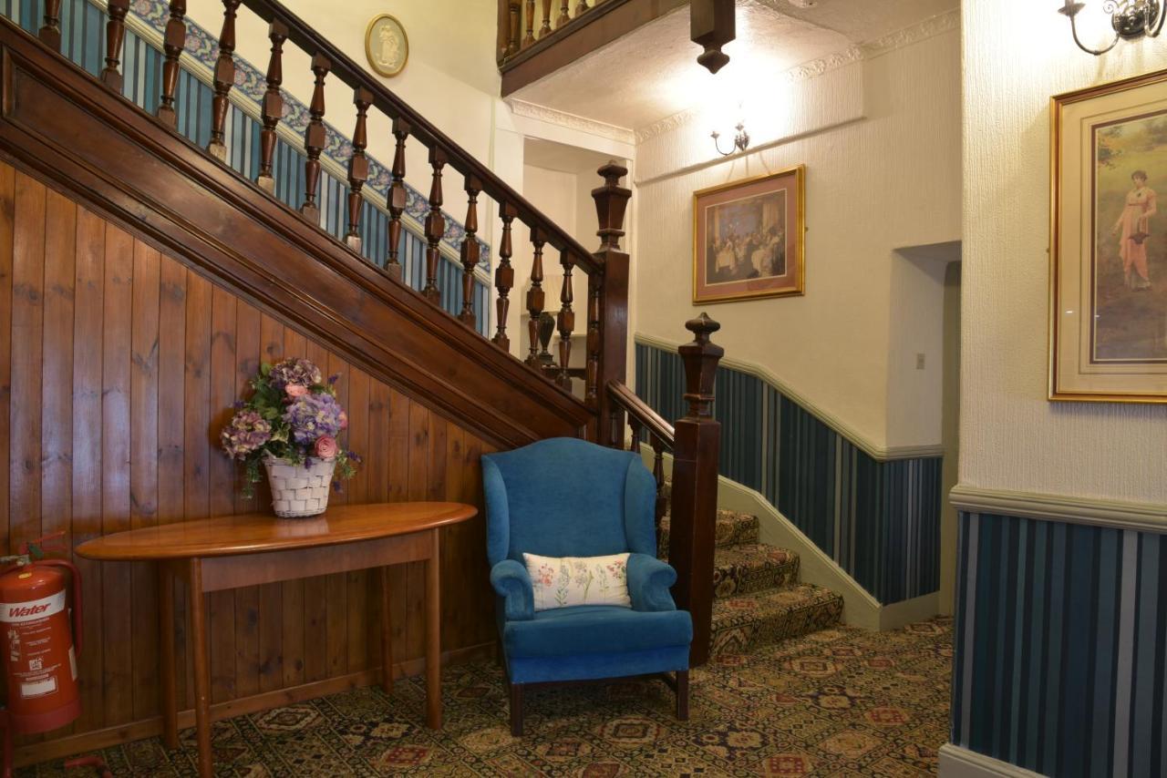 Dinorben Arms Hotel Amlwch Buitenkant foto